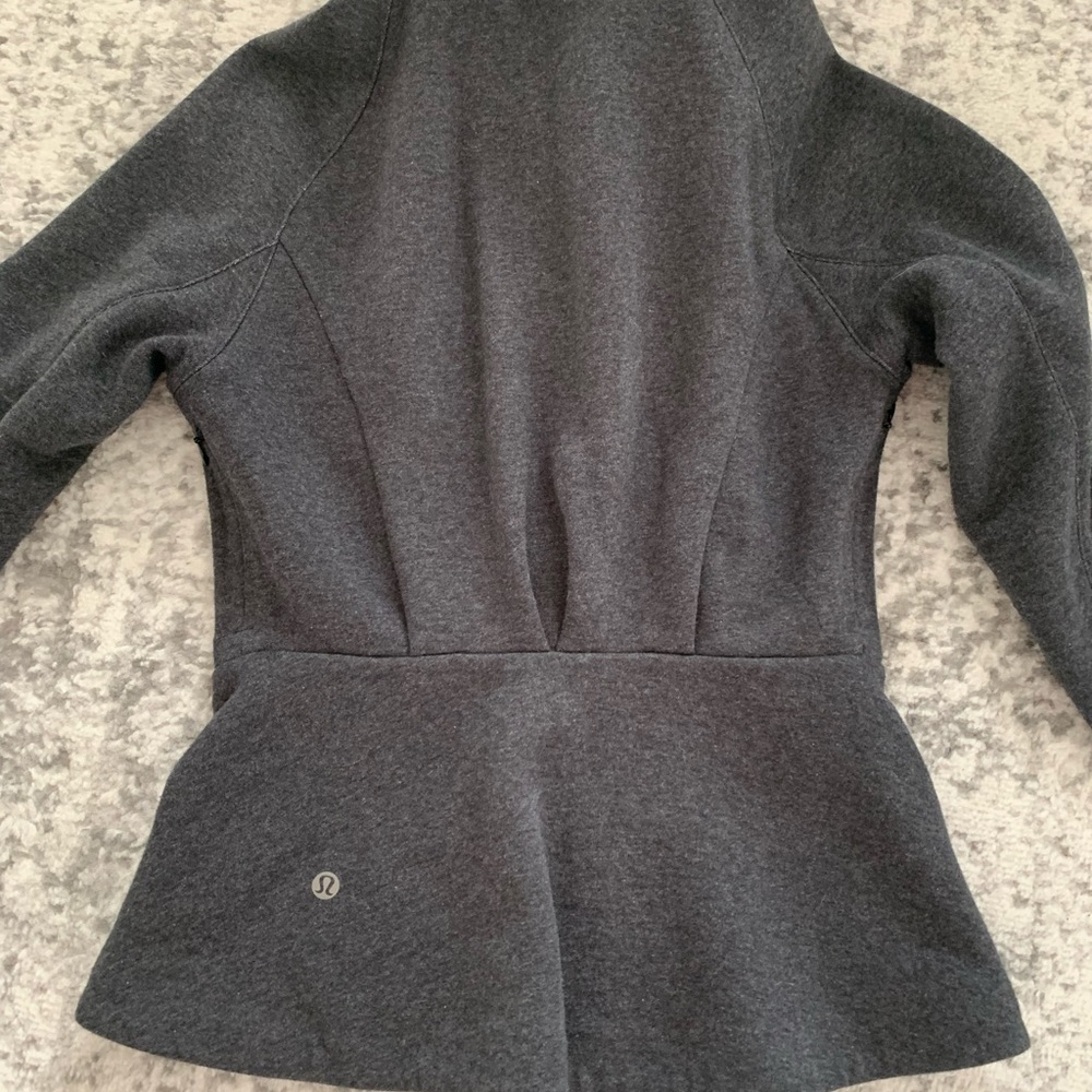 Lululemon zip up with hidden hood sz 4